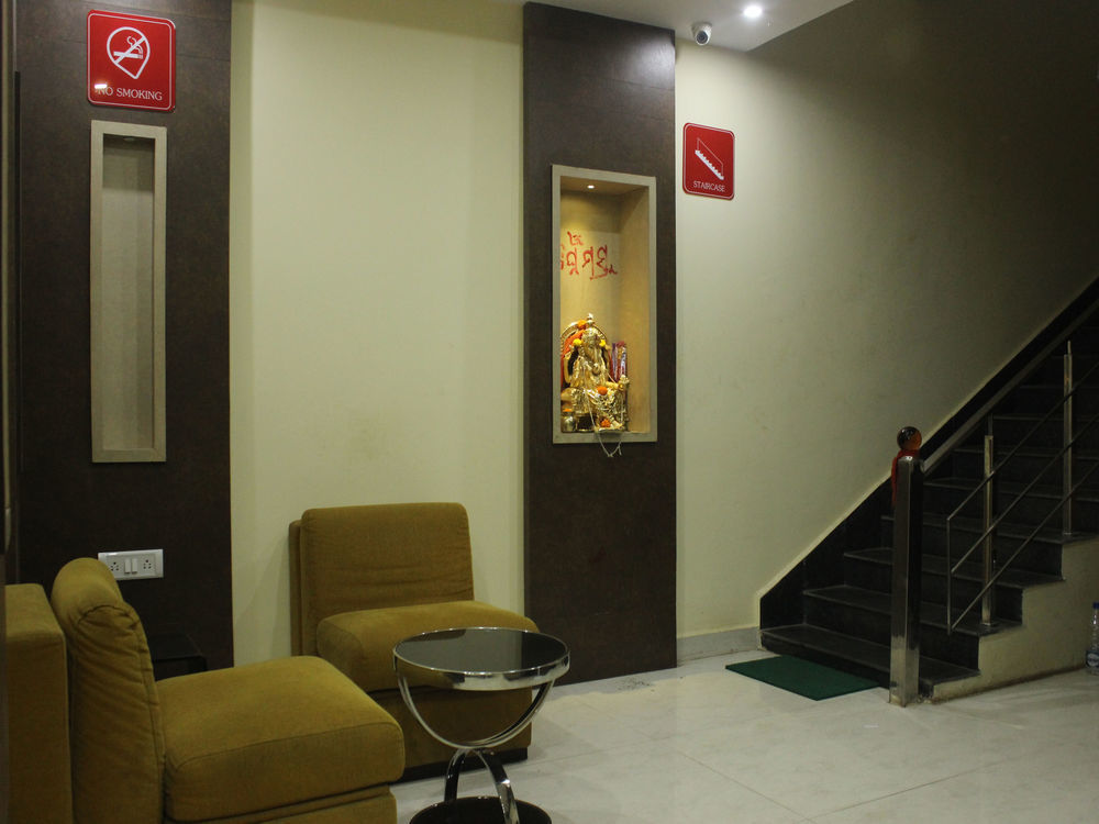 Oyo Rooms Old Station Road Бхубанешвара Экстерьер фото